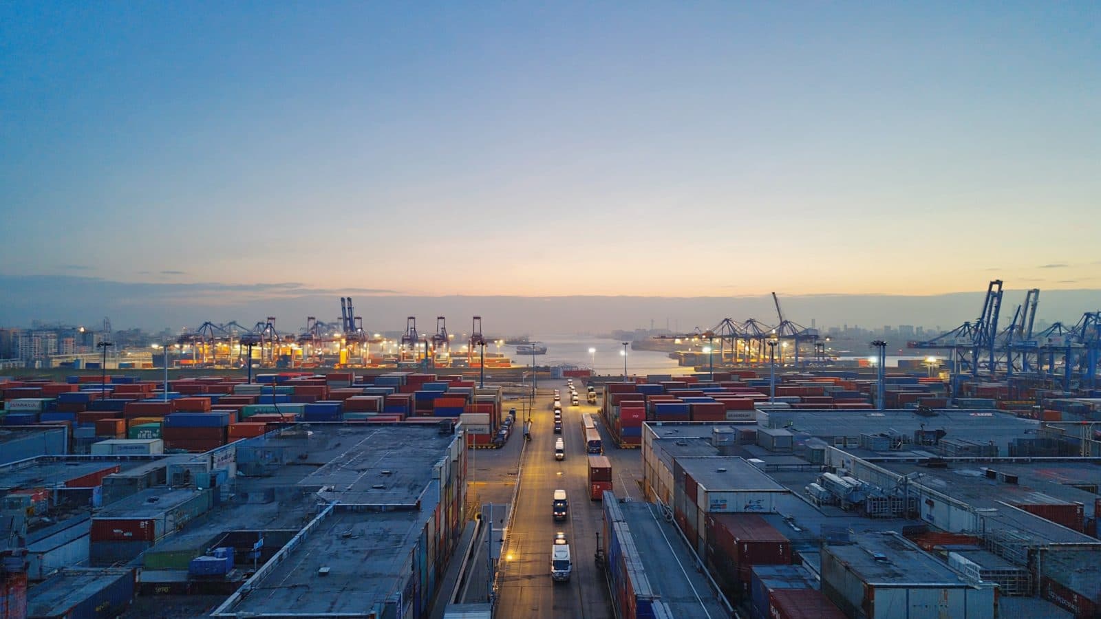 Corridor port–ville : comment éviter que la performance logistique n’asphyxie la ville
